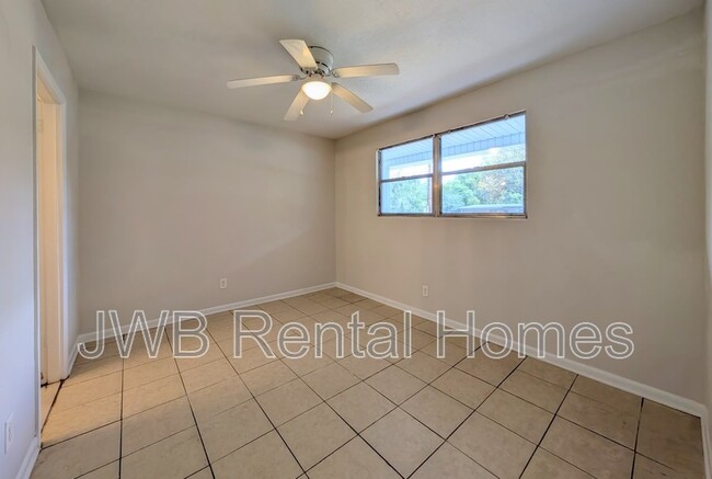 Building Photo - 7930 Limoges Dr S
