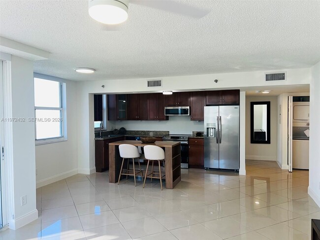 Building Photo - 770 Claughton Island Dr