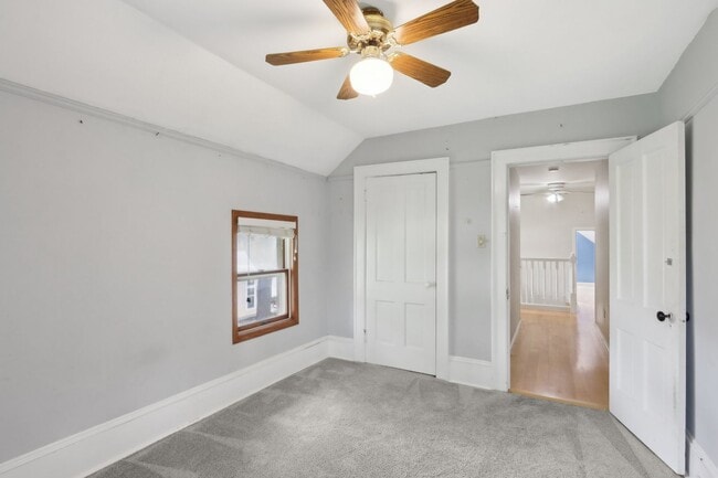 Building Photo - Charming 3-Bedroom Home for Rent in Lake M...