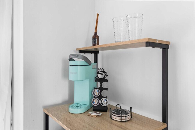 Building Photo - 2602 Hallandale Beach Blvd