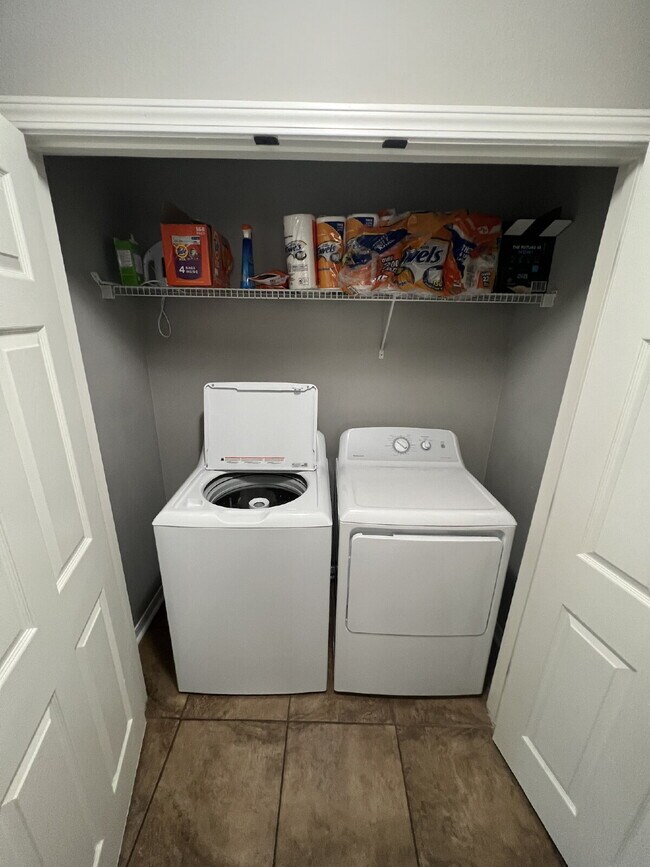 Building Photo - Coming Available 10/7 – 3BR/2BA Patio Home...