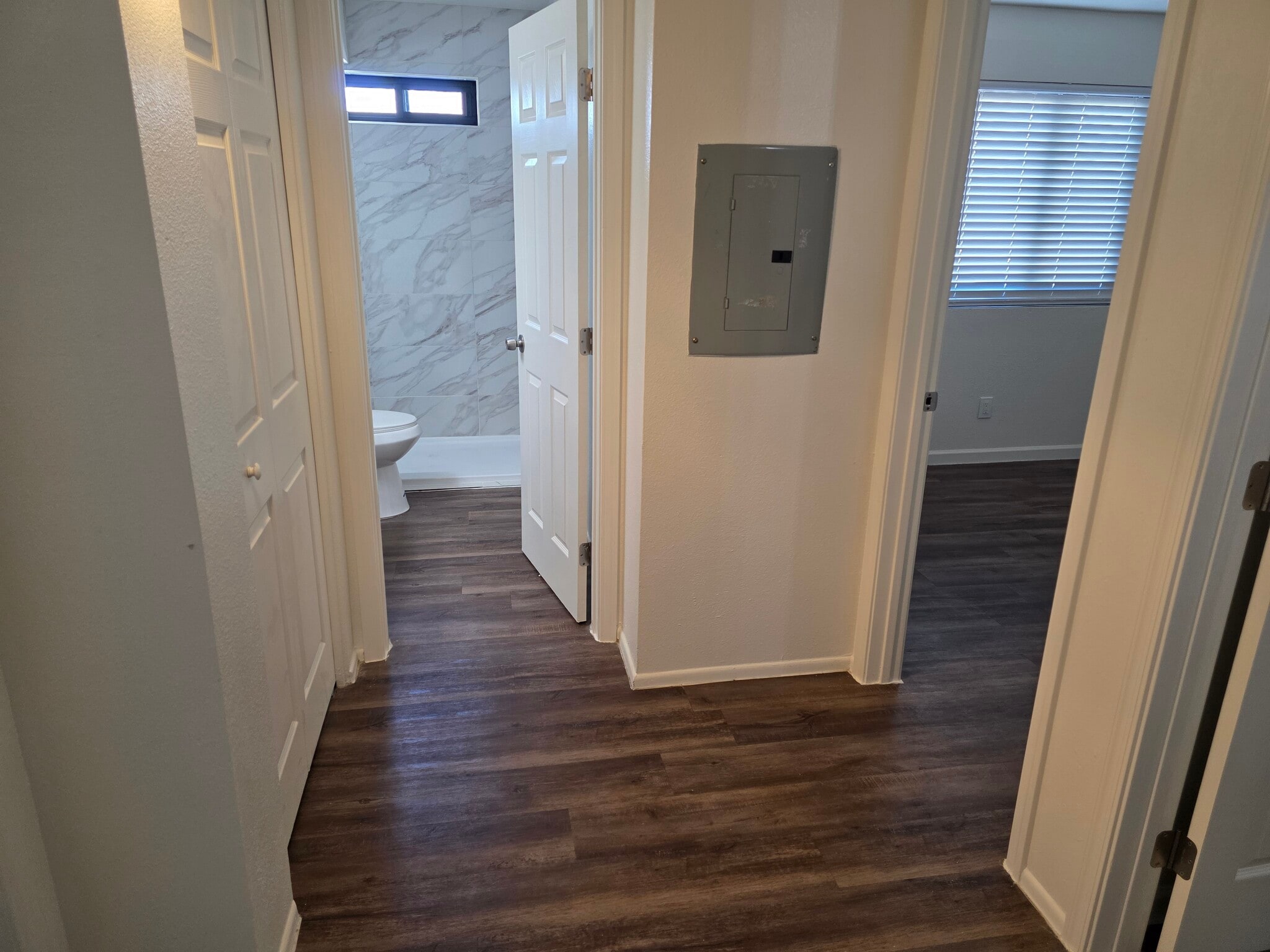 Building Photo - 1311 N Gila St