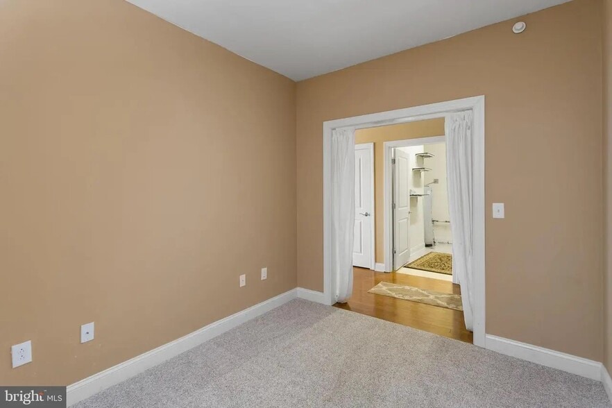 Den - 968 Robbinsville Edinburg Rd