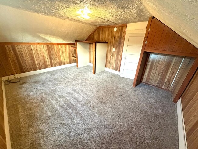 Building Photo - Pet Friendly 3 Bed 1 Bath Single Family Ho...