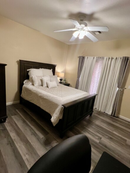 Building Photo - 3731 E Mitchell Dr