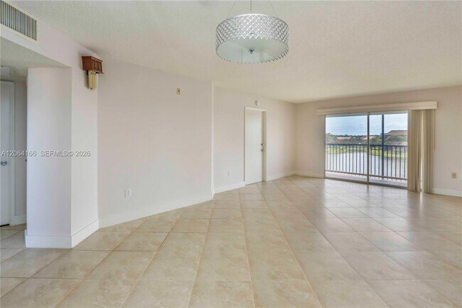 Building Photo - 850 SW 138th Ave