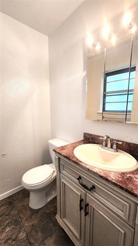 Building Photo - 520 Sweetbriar Dr