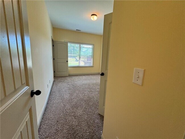 Building Photo - 2640 Tyler Bay Ln