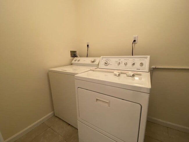 Building Photo - 217 New York Ave