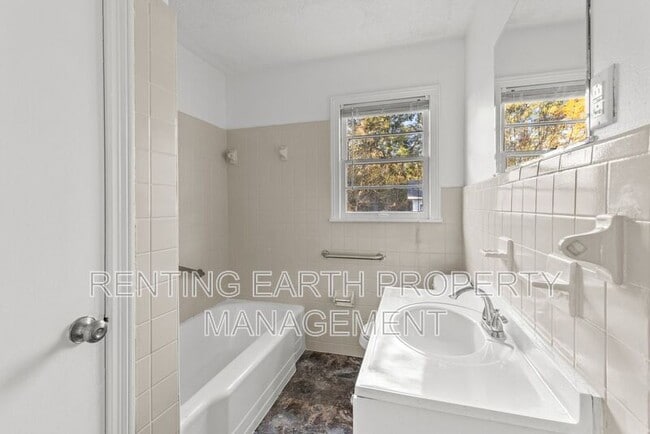 Building Photo - 2321 4th St NE