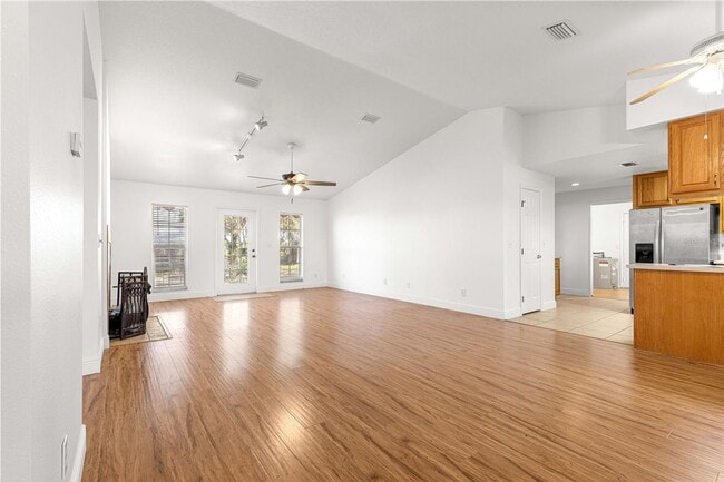 Building Photo - 3/2 Farm Home on 18.25 acres