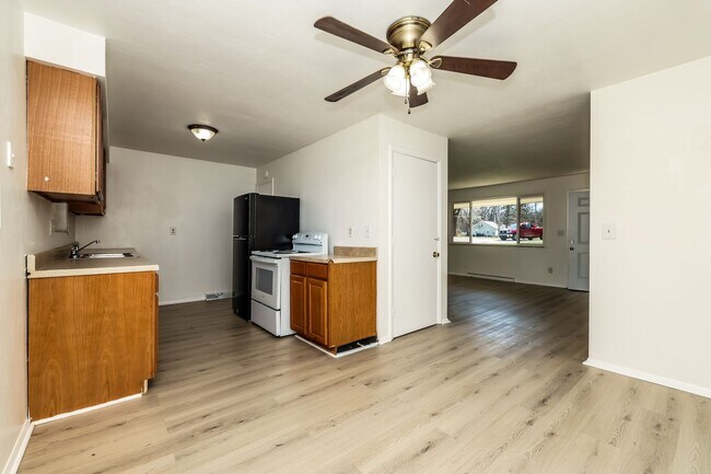 Building Photo - 425-453 Ogden Road