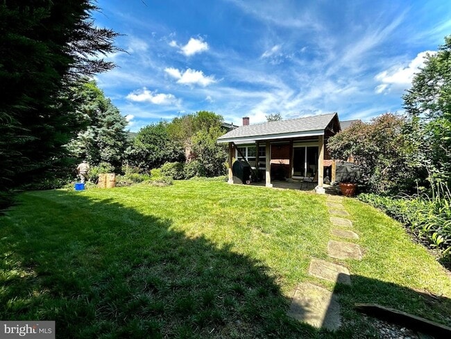 Building Photo - 10202 McGovern Dr