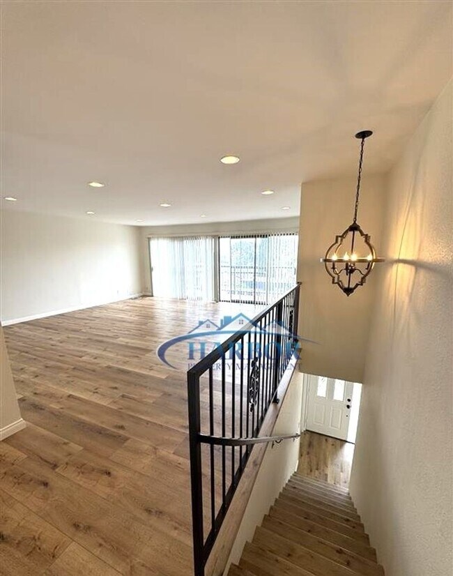 Building Photo - Beautifully Remodeled 4-Bedroom Home in Sa...