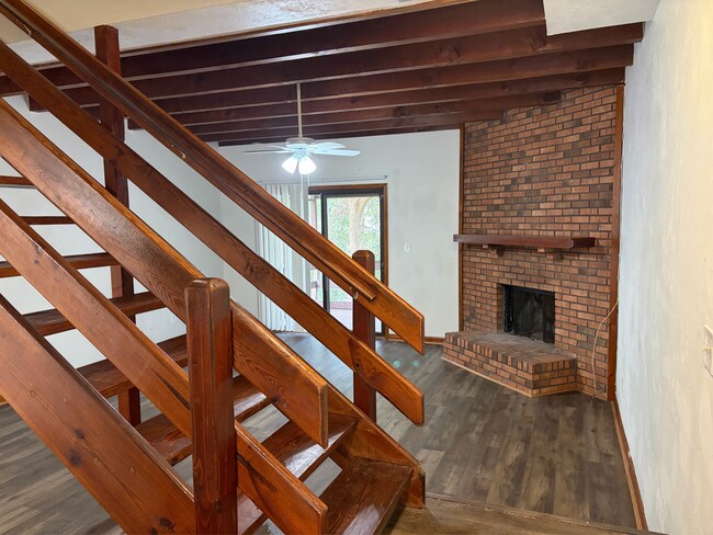 Building Photo - 3740 Donovan Dr