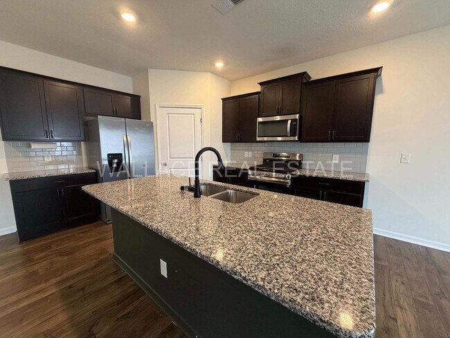 Building Photo - FIVE BEDROOM HOUSE IN FARRAGUT/HARDIN VALLEY AREA!!