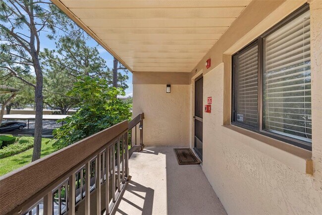 Building Photo - 2693 Sabal Springs Cir