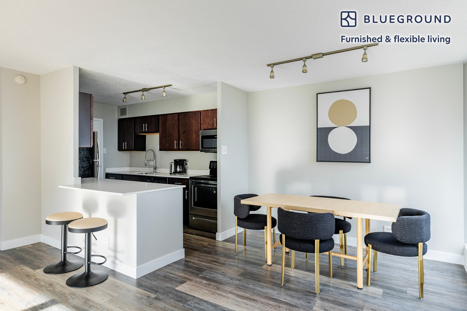 Building Photo - 5600 N Sheridan Rd