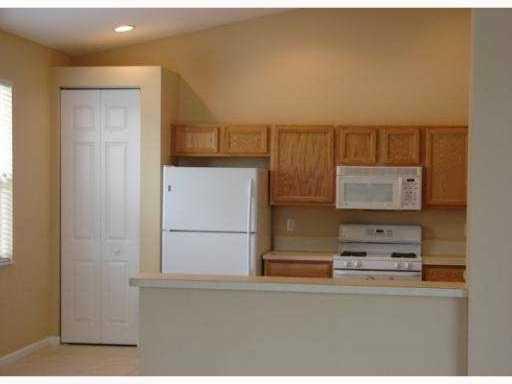 Building Photo - 552 Calamondin Way SW