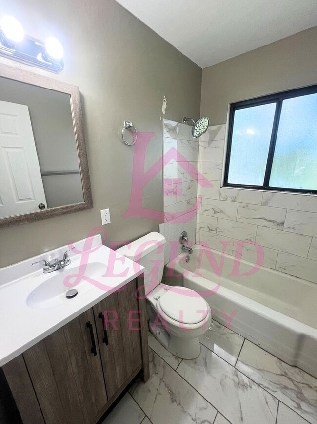 Building Photo - Welcome to your 3 Bedroom 2 Bathroom home!!