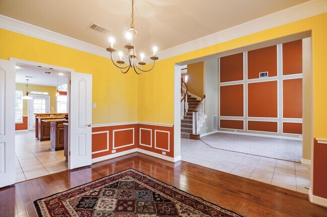 Building Photo - 2412 Arbor Dr