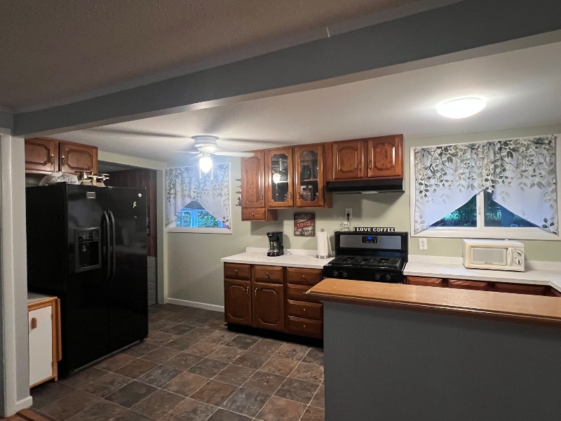 Building Photo - 240 Greenaway Dr