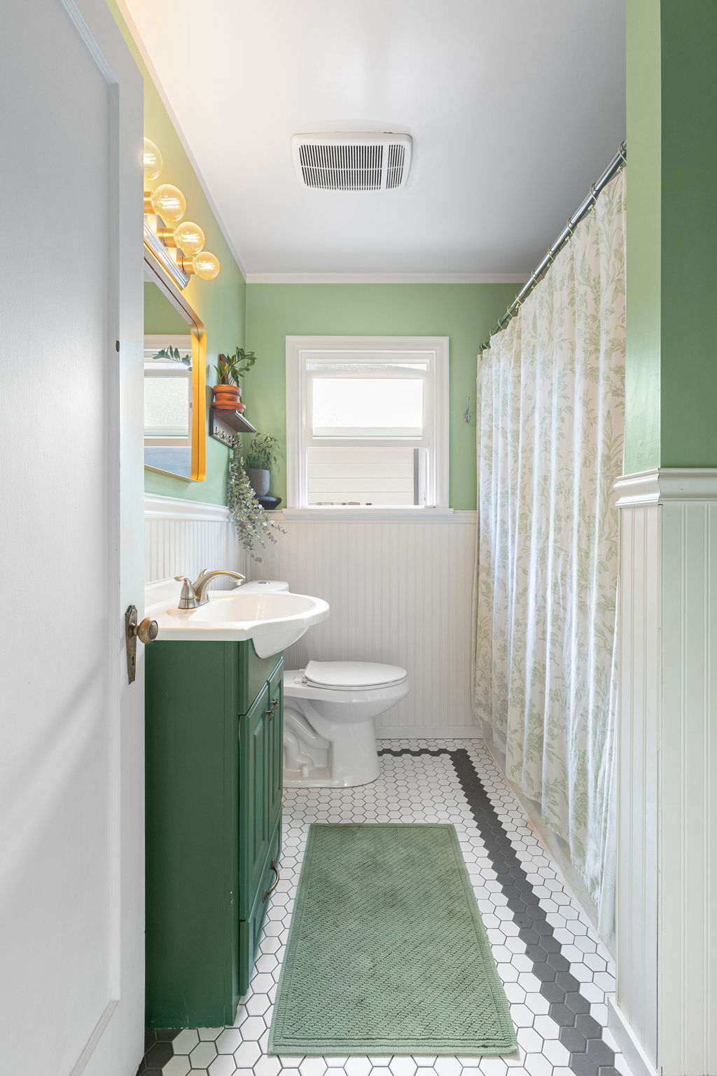 Building Photo - 1331 Rainier Ave