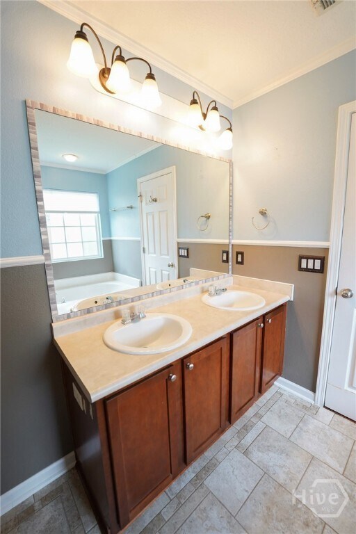 Building Photo - 170 Willow Oak Dr