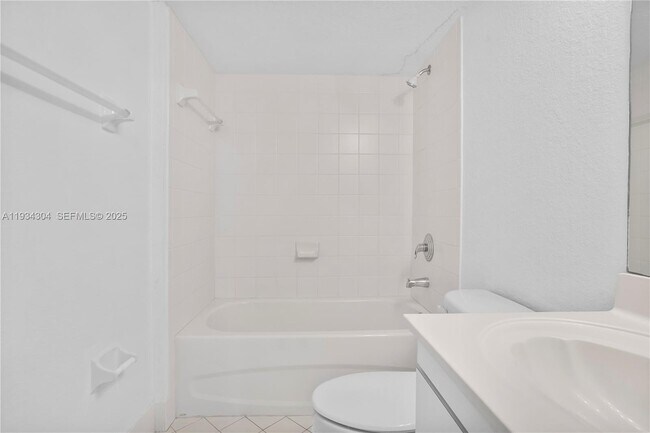 Building Photo - 1250 SE 29th St