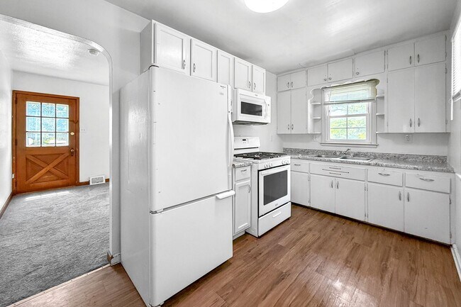 Building Photo - 102/104 Riverside