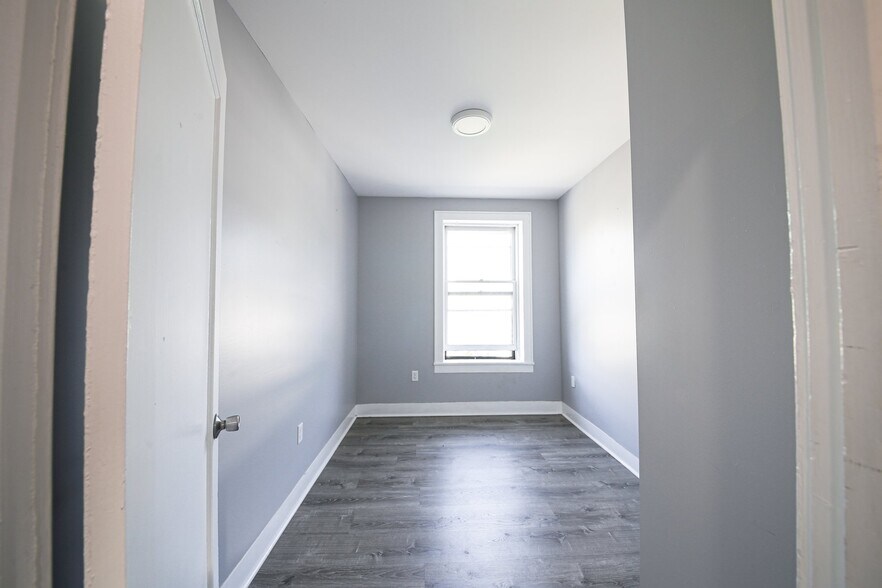 Building Photo - 234 Lark St