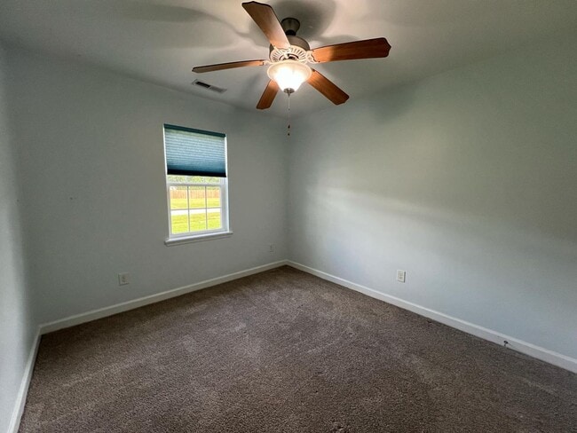 Building Photo - 141 Louie Ln