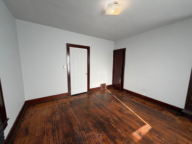 Building Photo - 1519 Fairchild-E