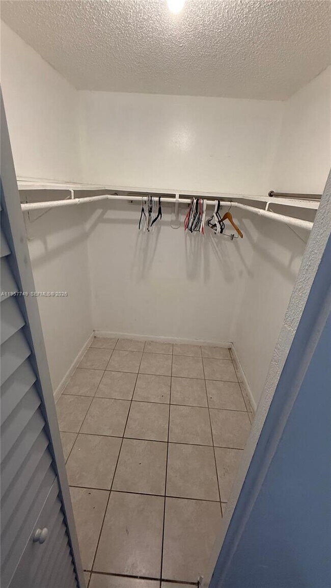 Building Photo - 10400 SW 108th Ave