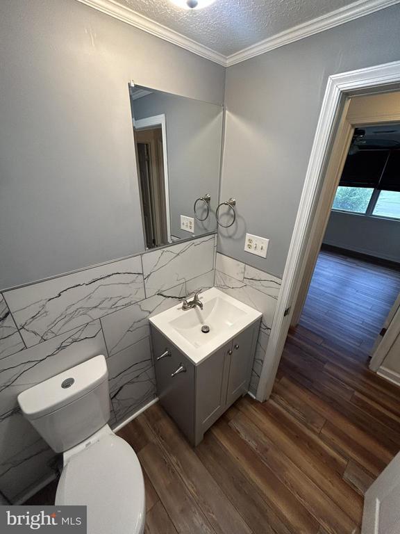Building Photo - 26326 Skyview Dr
