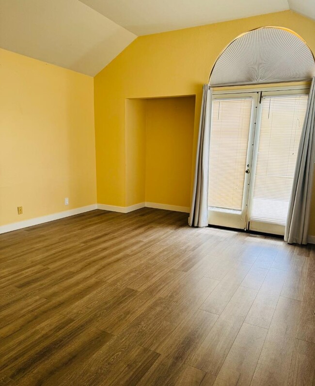 Building Photo - 2101 Darnis Cir