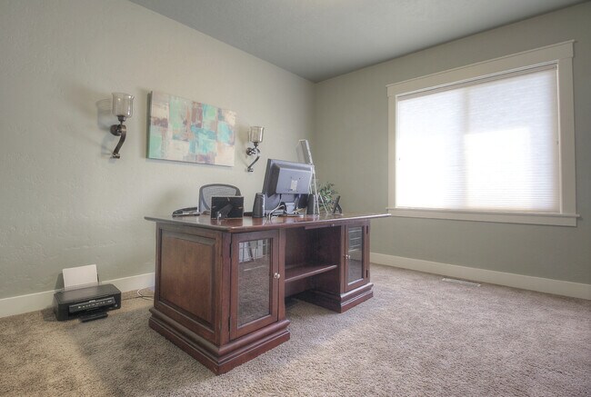 Building Photo - 1262 E Lone Shore Dr