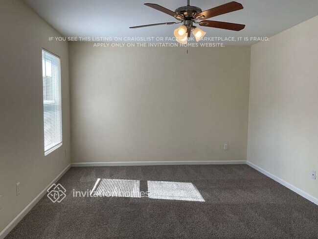 Building Photo - 1052 Sapphire Dr