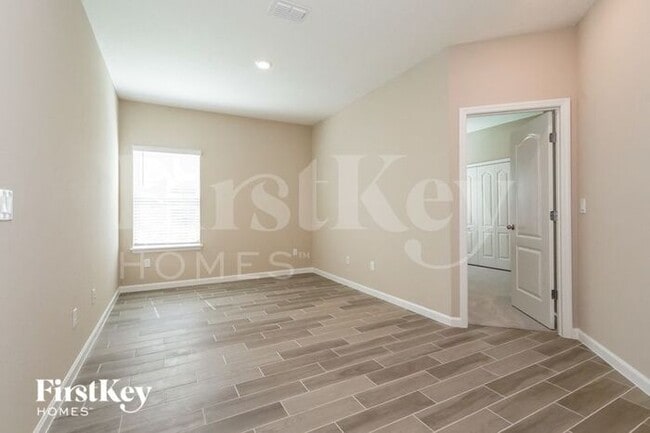 Building Photo - 219 Bloomfield Wy