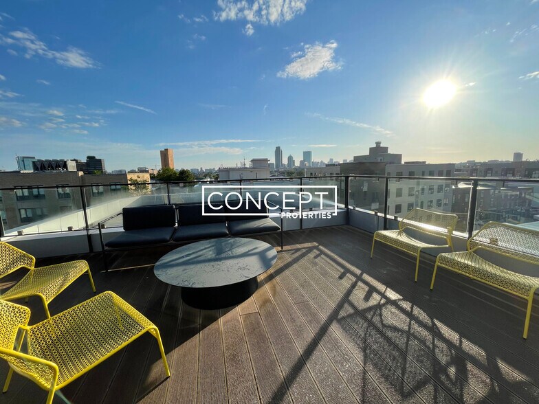 Building Photo - 1 Sewall St