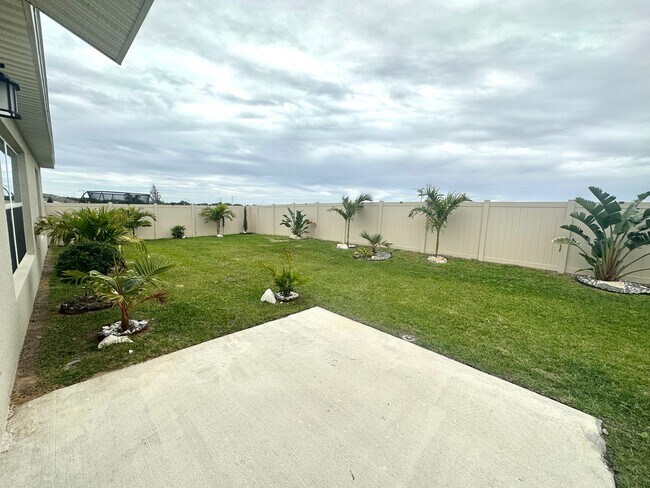 Building Photo - Brand New 4 bed inCypress Park - Haines City