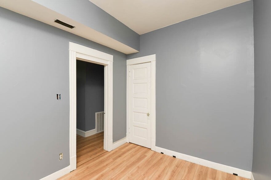 Building Photo - 2730 N Central Park Ave