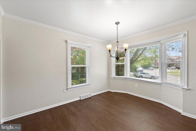 Building Photo - 4527 Sawgrass Ct