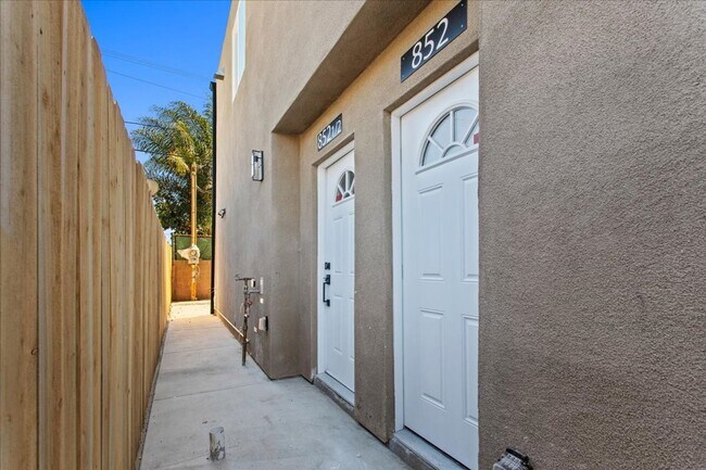 Building Photo - 852 W Gage Ave