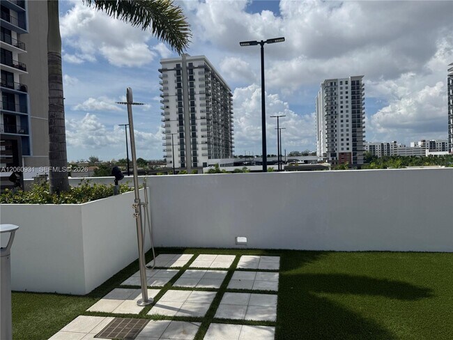 Building Photo - 5350 NW 84th Ave