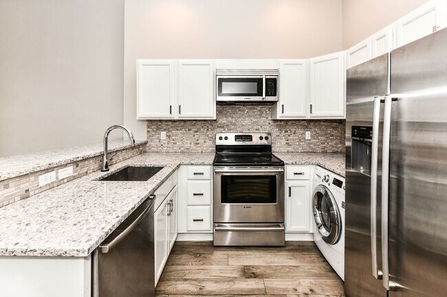 Building Photo - 1227 15th St NW