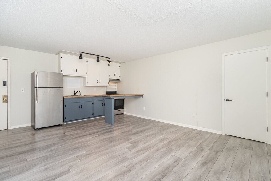 Building Photo - 2009 Commerce Blvd