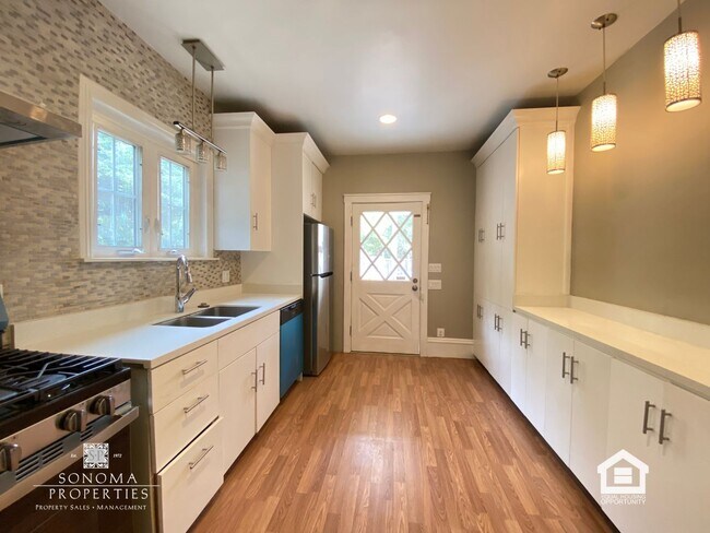 Building Photo - Charming 3bd/2ba Home on Sonoma Highway