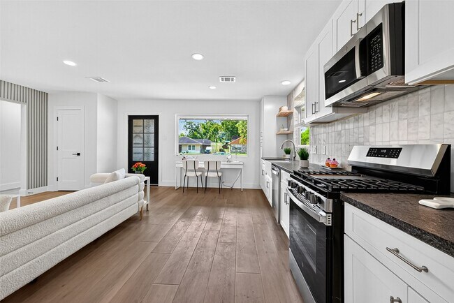 Building Photo - 4030 Woodshire St