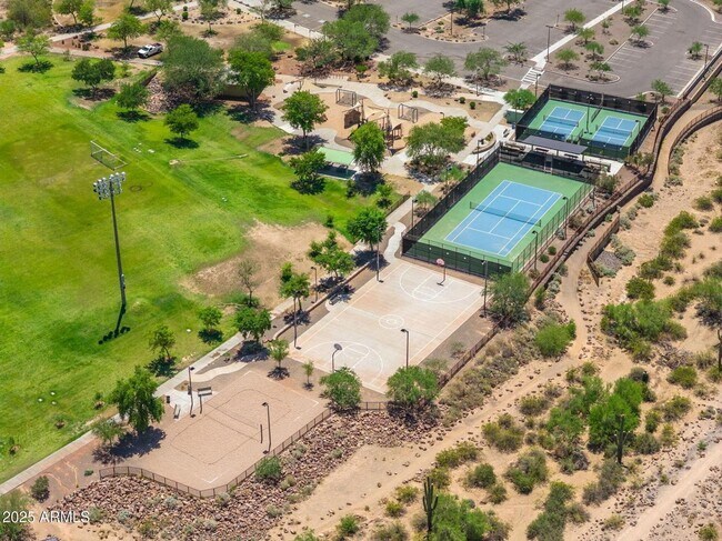 Building Photo - Gorgeous 5 bed 3.5 bath 3 car garage home, 3613 sq ft in established North Phoenix community